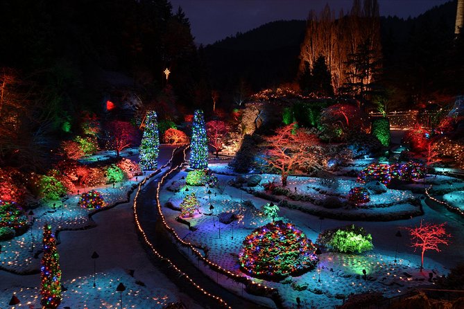 1 hour City Tour & Butchart Gardens: Christmas - Entry included! - The ride to Butchart Gardens