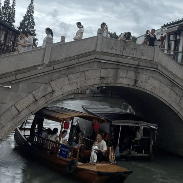 2 Day Private Shanghai Skyline to Watertown & Suzhou Garden - Yu Garden and City God Temple in Shanghai