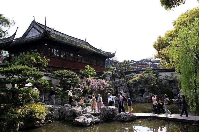 4-Hour Shanghai Best Garden and Temple Tour with Tea Tasting - Why this four-hour route works in Shanghai