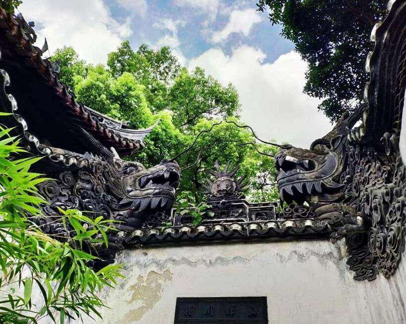 4-Hour Shanghai Best Garden and Temple Tour with Tea Tasting - Who should book this Shanghai tour?