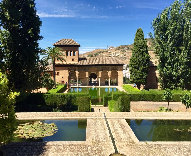 Alhambra's Gardens: Generalife, Partal, Alcazaba, & Carlos V - The guide can shape the whole experience