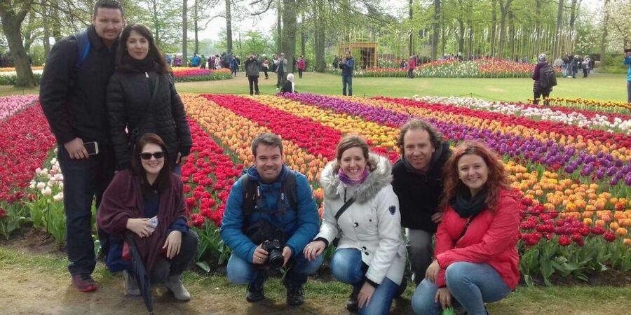 Amsterdam: Keukenhof Gardens Guided Tour Spanish and English - Key points to know before booking