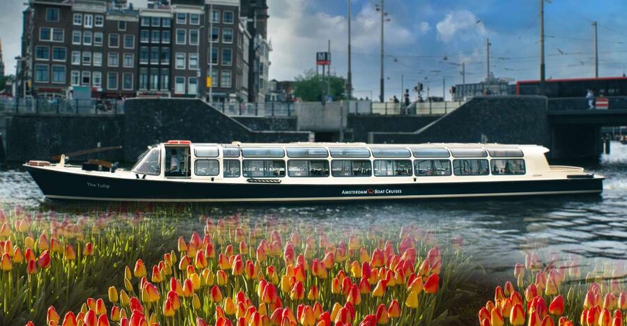 Amsterdam: Keukenhof Ticket with Shuttle Bus + Canal Cruise - Exploring 32 hectares of Keukenhof