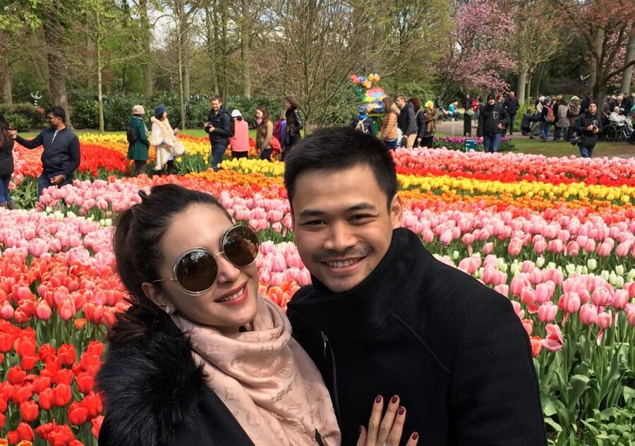 Amsterdam: Keukenhof Tulip Garden and Giethoorn Experience - Should you book the Keukenhof and Giethoorn day trip?