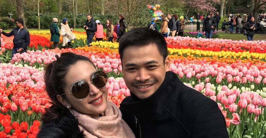 Amsterdam: Keukenhof Tulip Garden and Giethoorn Experience - Keukenhof: three and a half hours among spring flowers