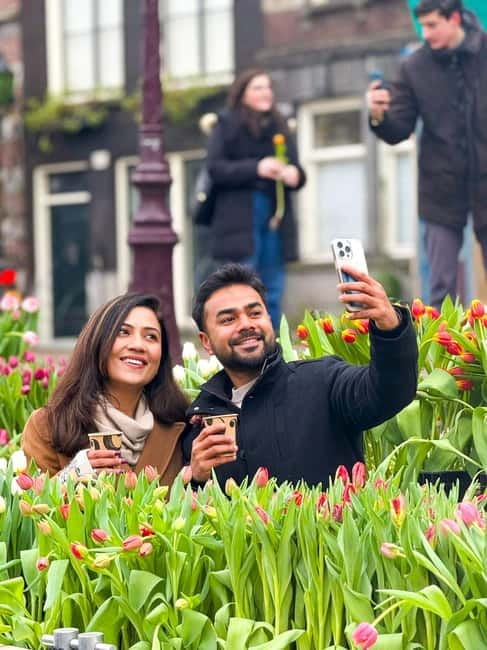 Amsterdam: Premium Tulip Boat Canal Tour - The Anne Frank House from the canal