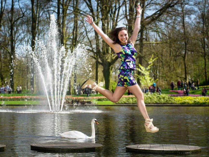 Amsterdam: Tulip Farm Visit, Keukenhof, and Windmill Cruise - What the guides and staff add