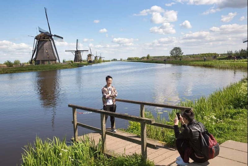 Antwerp: Full-day Holland Guided Keukenhof & Windmills Tour - The morning at Zaanse Schans
