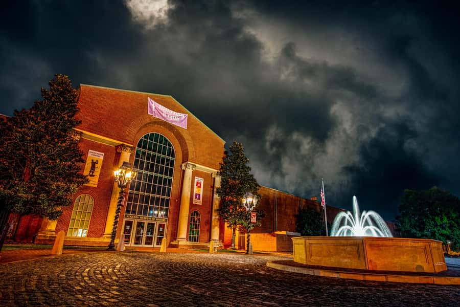 Augusta: Guided Walking Ghost Tour of Garden City - A brisk route with a personal guiding style
