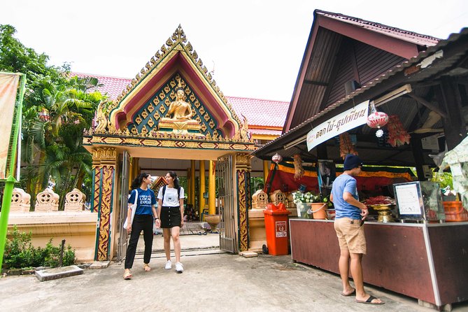 Bangkok Floating Market & Boat Ride to an Orchid Farm - A long-tail boat through Bangkok’s canals