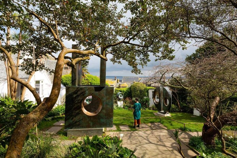 Barbara Hepworth Museum & Sculpture Garden: entry to site. - Step outside into the sub-tropical garden