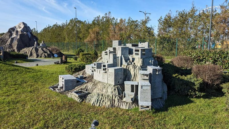 Batumi: Botanical Garden, Petra Fortress and Miniatures Park - Seeing 44 landmarks at Georgia’s Miniatures Park