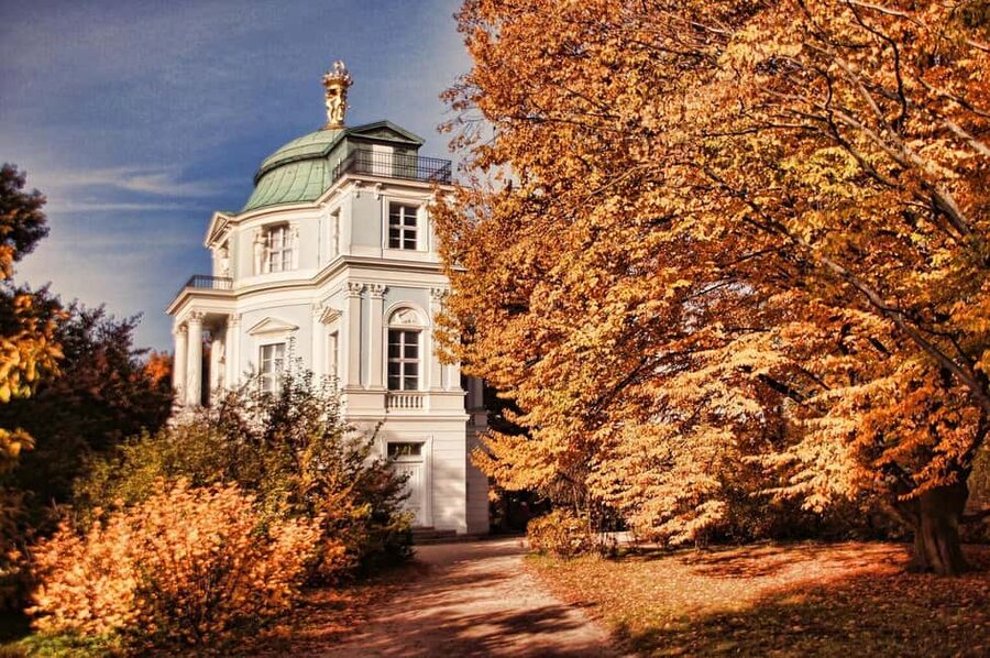 Berlin: Charlottenburg Palace & Gardens Ticket & Audio Tour - Who will enjoy this format most