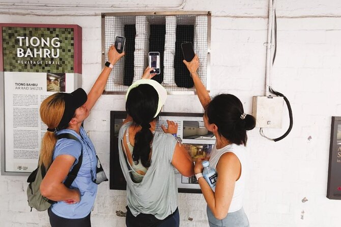 Botanic Gardens & Tiong Bahru Walking Tour with Breakfast - Breakfast at Tiong Bahru Market