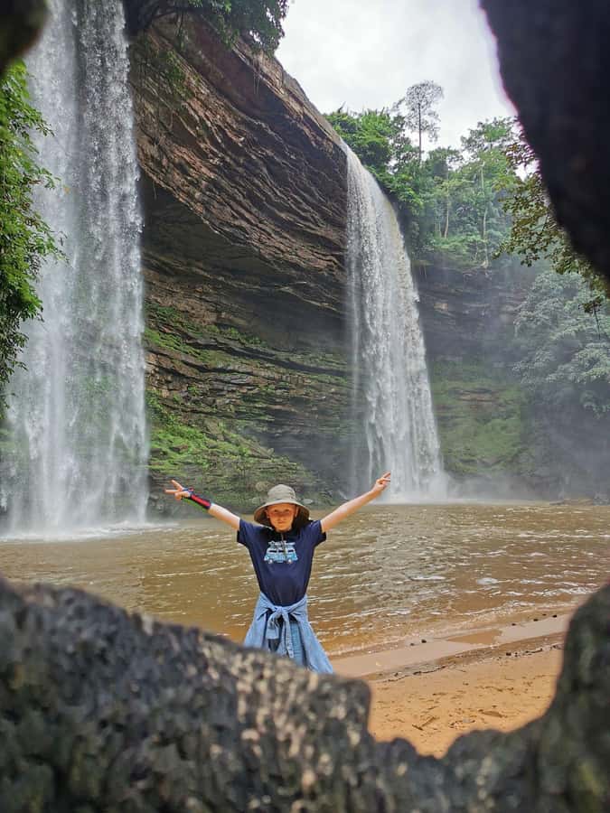 Boti Falls, Umbrella Rock, Aburi Gardens & Cocoa Farm Tour - The guides make the long day easier