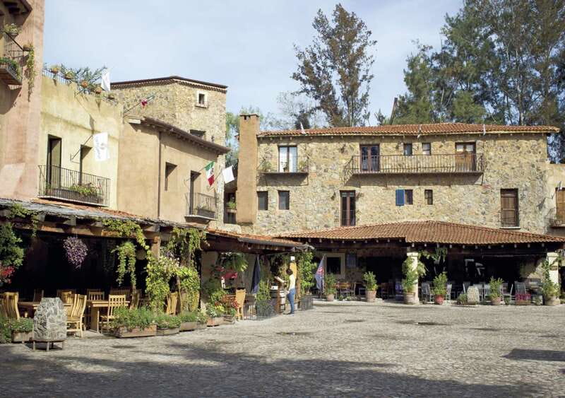 Chautla's Castle, Lavender Farm, and Valquirico Private Tour - Should you book Chautla, lavender, and Val’Quirico?