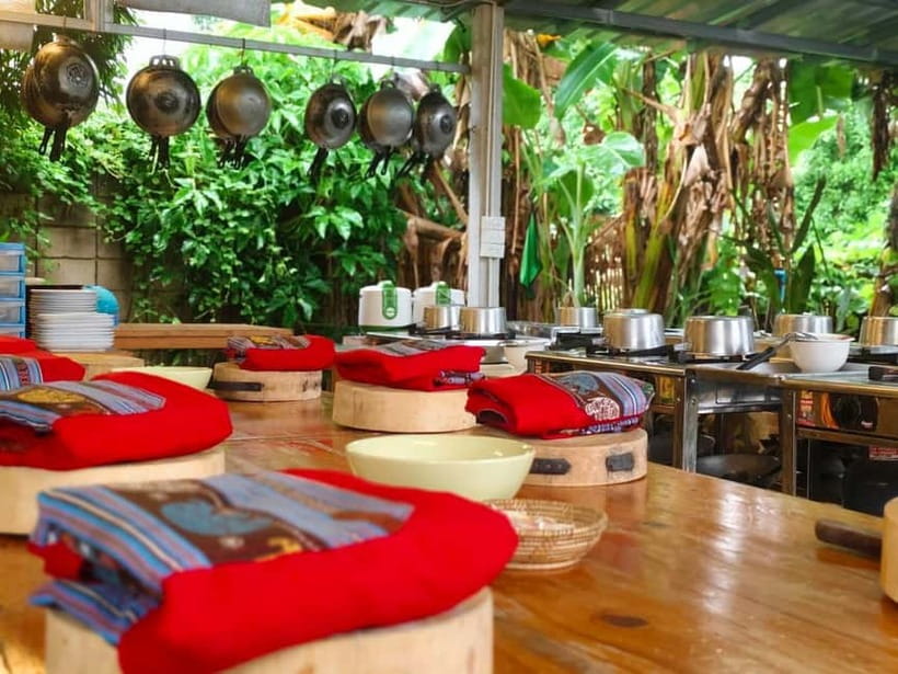 Chiang Mai: Cooking Class, Market & Thai Herbs Garden Tour - Timing, comfort, and practical details