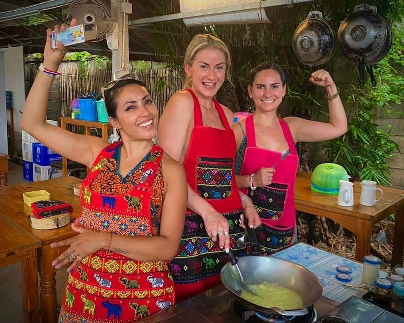 Chiang Mai: Cooking Class, Market & Thai Herbs Garden Tour - The guides shape the mood