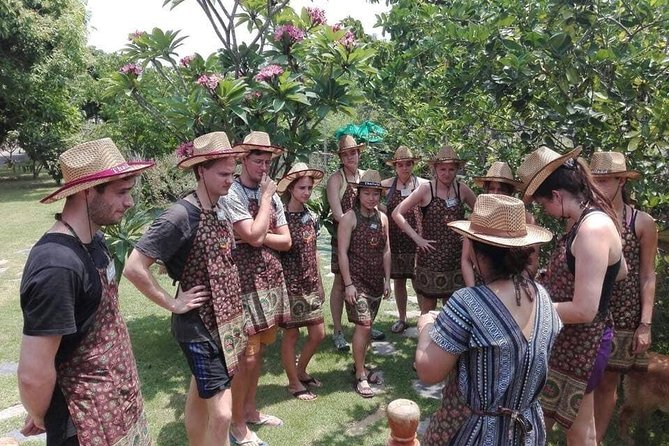 Cooking Evening Class Chiang Mai Visit Organic Garden and Market - What this Chiang Mai cooking class is really like