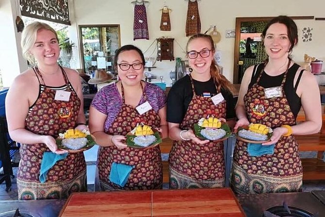 Cooking Evening Class Chiang Mai Visit Organic Garden and Market - Eating in the garden or under air conditioning