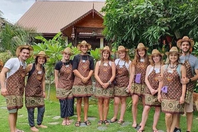 Cooking Evening Class Chiang Mai Visit Organic Garden and Market - 2:30 pm pickup and the trip to the market