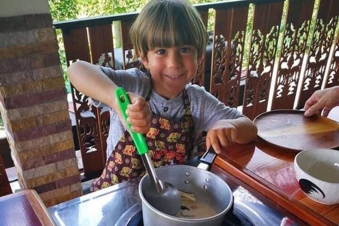 Cooking Morning Class Chiang Mai Visit Organic Garden and Market - One wok and one mortar for every participant