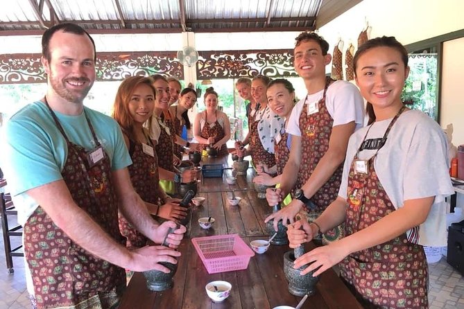 Cooking Morning Class Chiang Mai Visit Organic Garden and Market - Lunch in the garden or air-conditioned dining room