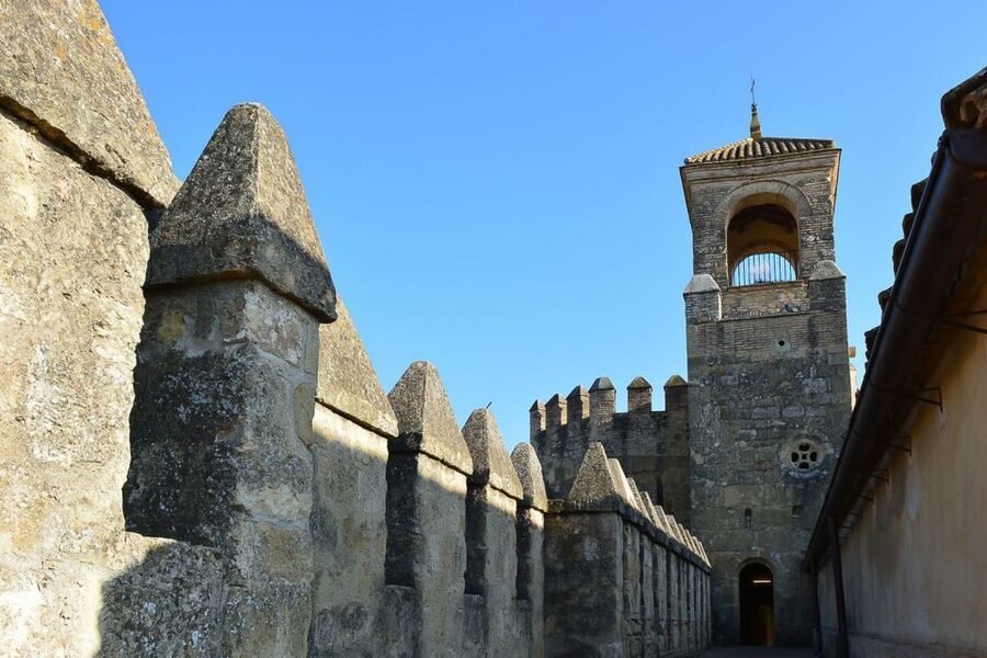 Cordóba: Gardens & Fortress of Catholic Monarchs Guided Tour - Inside the former royal residence