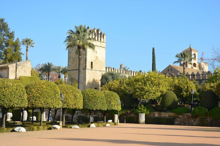 Cordóba: Gardens & Fortress of Catholic Monarchs Guided Tour - Meeting at Avenida del Alcázar