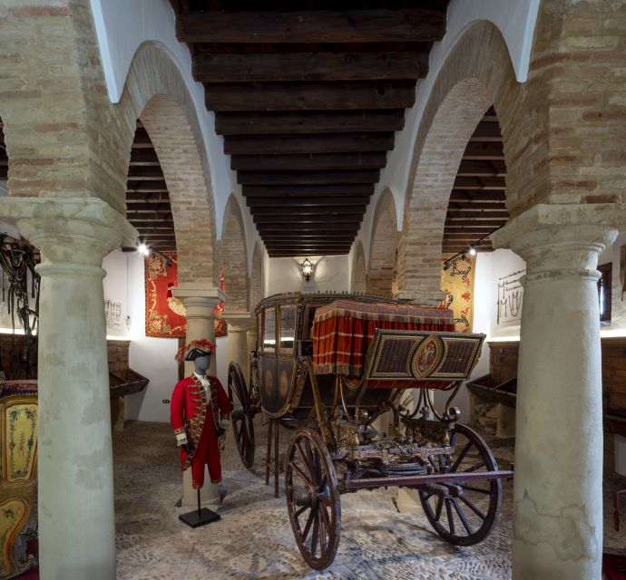 Córdoba: Viana Palace Gardens and Patios Entry Ticket - Planning your visit around the season