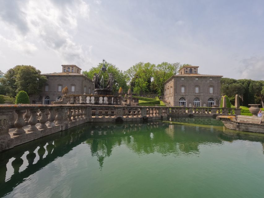 Day trip Frm Rome: Civita di Bagnoregio & Villa Lante Garden - Civita di Bagnoregio and the walk into the dying city