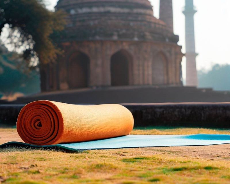 Delhi: Yoga in Lodhi Garden - Breathing, meditation, and the quieter part of the hour