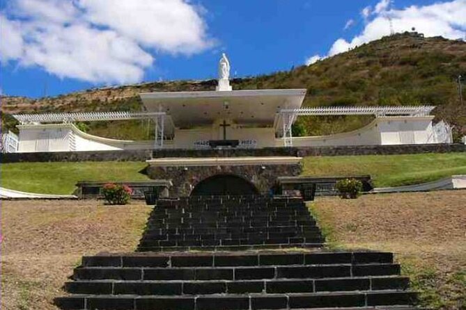 Discovering the North of Mauritius: Full-day incl Botanical garden & lunch - Aapravasi Ghat puts migration at the center