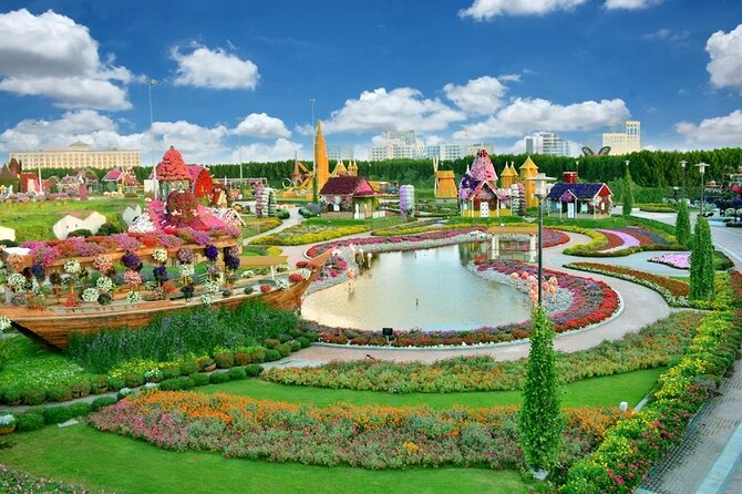 Dubai: Miracle Garden Tickets with Round-trip Transfer - The best displays are built for photographs