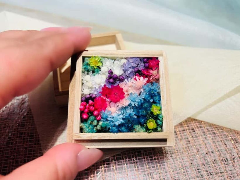 Experience Crafting a Flower-Adorned Mini Japanese Garden - Choosing flowers for a one-of-a-kind souvenir