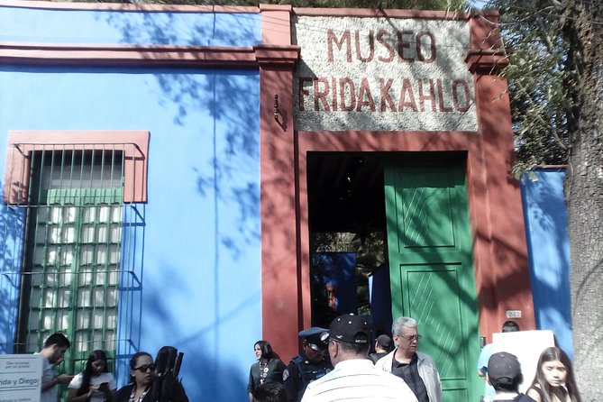 Frida Kahlo and Floating Gardens Tour with Transportation - A full day built around Frida, Diego, and southern Mexico City