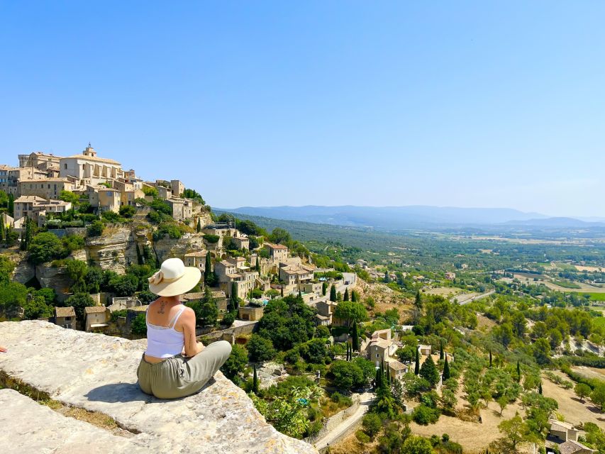 From Avignon: Lavender fields and villages in the Luberon - Why this Luberon day works so well