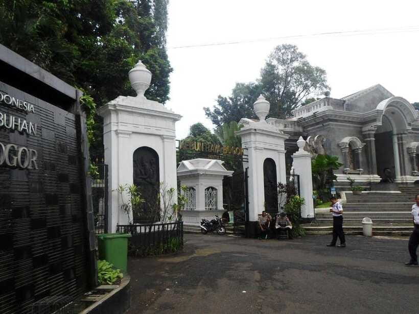 From Bandung: Tea Plantation and Botanical Garden Tour - The inland road versus the toll road