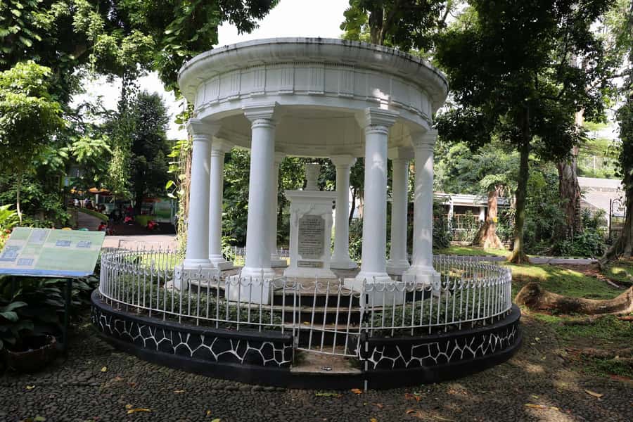 From Bandung: Tea Plantation and Botanical Garden Tour - What the private format gives you