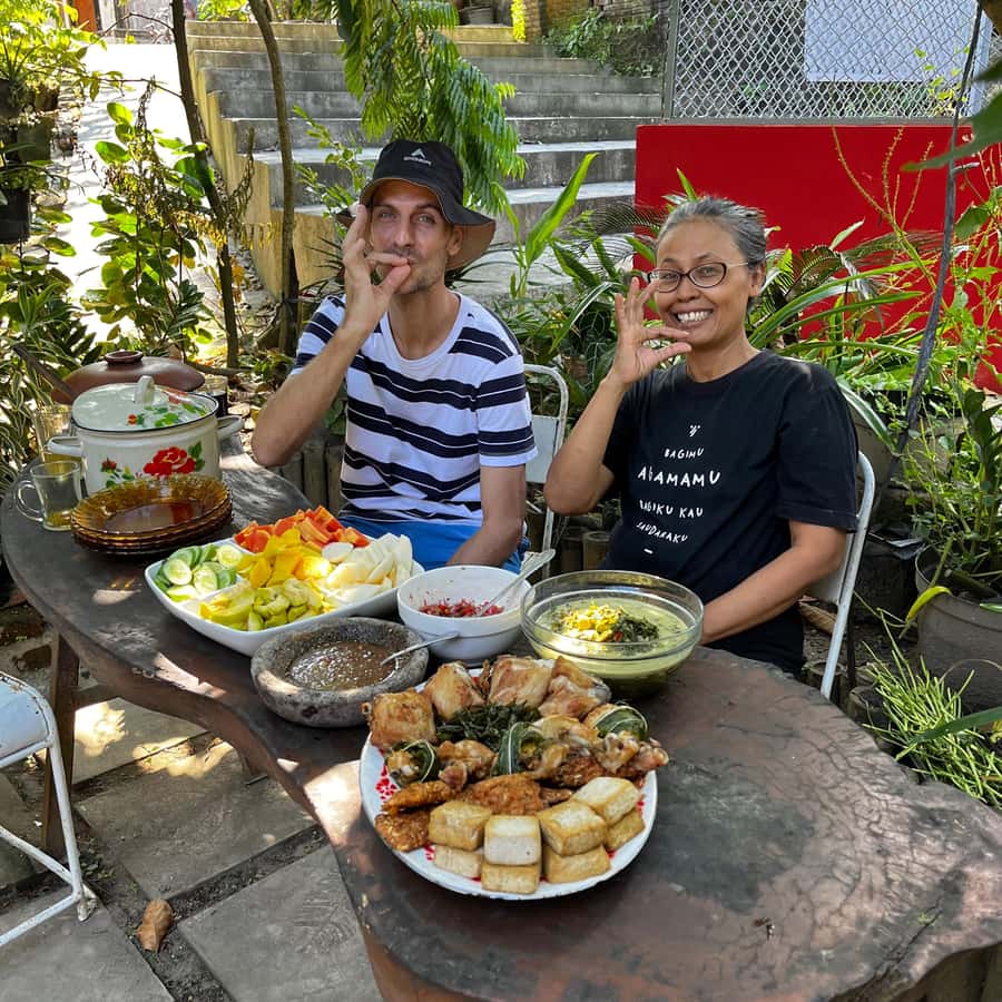 From Garden to Table: Indonesian Cooking Class in Yogyakarta - Starting with a garden harvest in Yogyakarta
