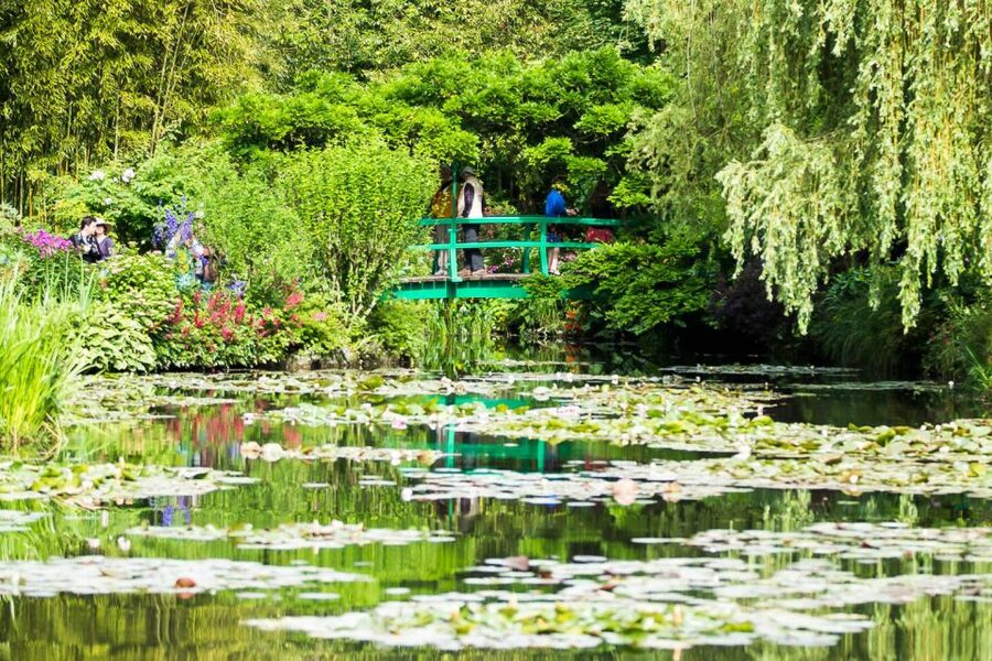 From Paris: Guided Day Trip to Monet's Garden in Giverny - Inside Monet’s pink house