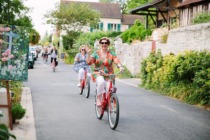From Paris: Monet Gardens & Giverny Bike Tour with Picnic Stop - From a Paris bike shop to Vernon