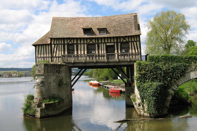 From Paris: Monet Gardens & Giverny Bike Tour with Picnic Stop - The ride across the Seine and into the countryside
