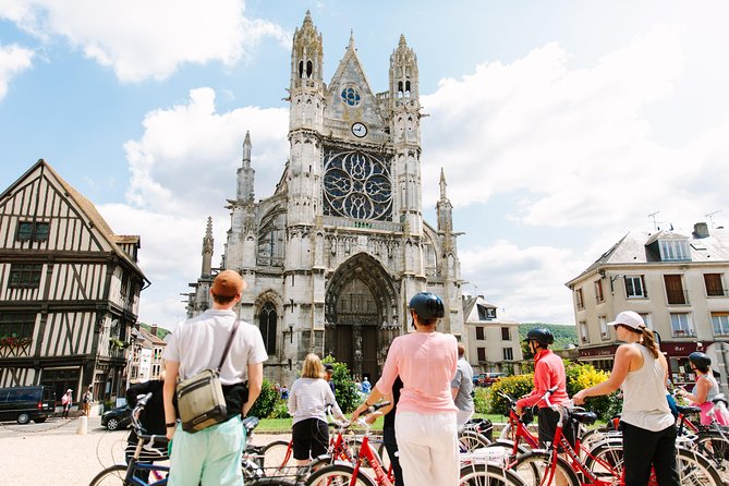From Paris: Monet Gardens & Giverny Bike Tour with Picnic Stop - Rain, fitness, and practical concerns