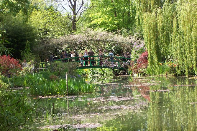 From Paris: Monet Gardens & Giverny Bike Tour with Picnic Stop - Vernon’s market makes the picnic personal