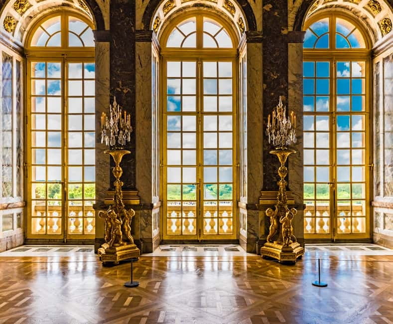 From Paris: Skip-the-Line Versailles Palace & Gardens Tour - A Note on the Guides