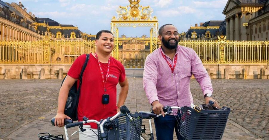 From Paris: Versailles Bike Tour with Gardens & Palace Entry - Shopping for lunch at Place du Marché Notre-Dame