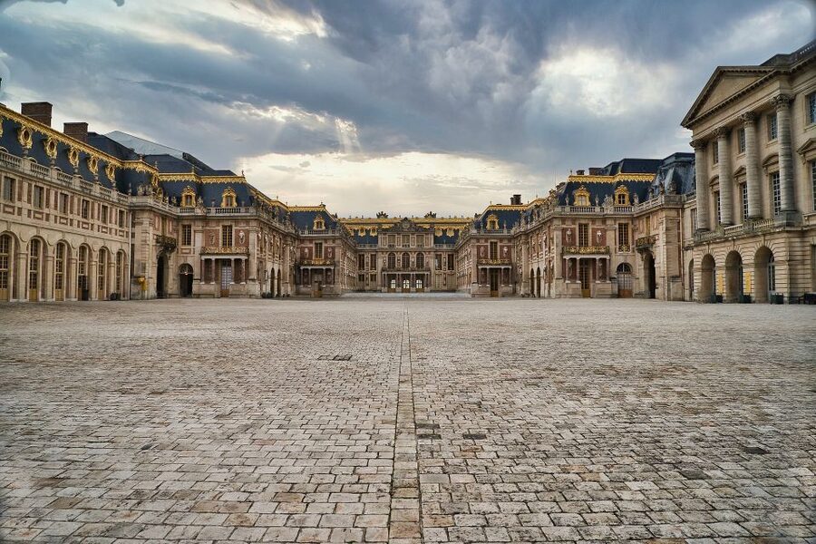 From Paris: Versailles Palace and Gardens Guided Experience - Practical advice for making the day easier