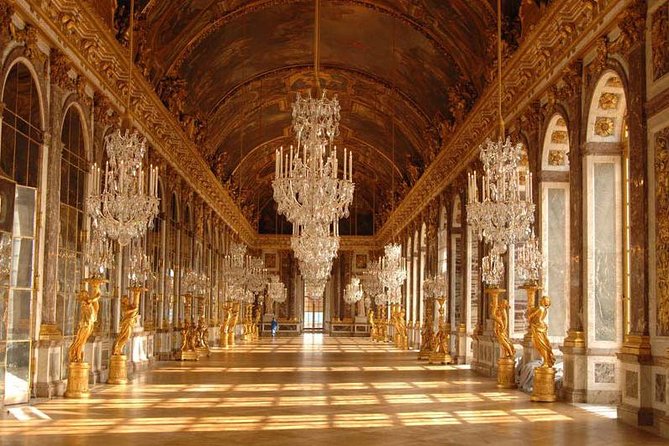 From Paris: Versailles Palace Guided Tour with Gardens Access - Why a guided Versailles visit helps