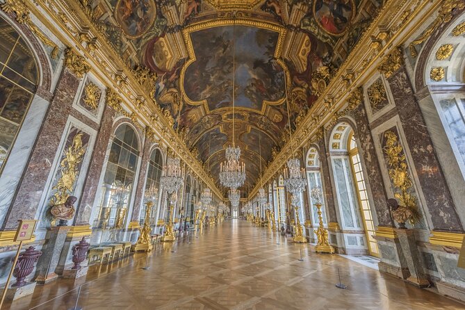 From Paris: Versailles Palace Guided Tour with Gardens Access - Choosing the Giverny upgrade
